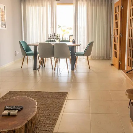 بيت للعطل House J Sao Rafael - By Bedzy *